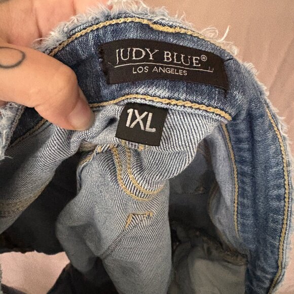 Judy Blue Shorts Women Mid Rise Frayed Button Fly Distressed Cuffed Size XL - Picture 7 of 9